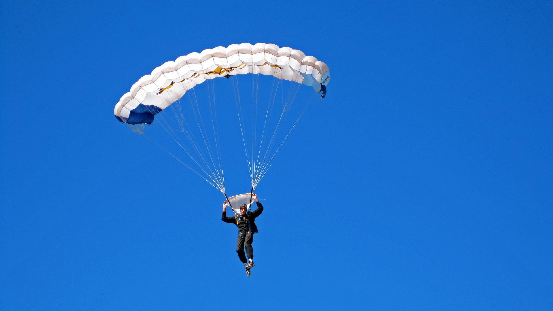 “萨尔·巴赫：南非队的进攻核心，世界杯之旅的关键人物”