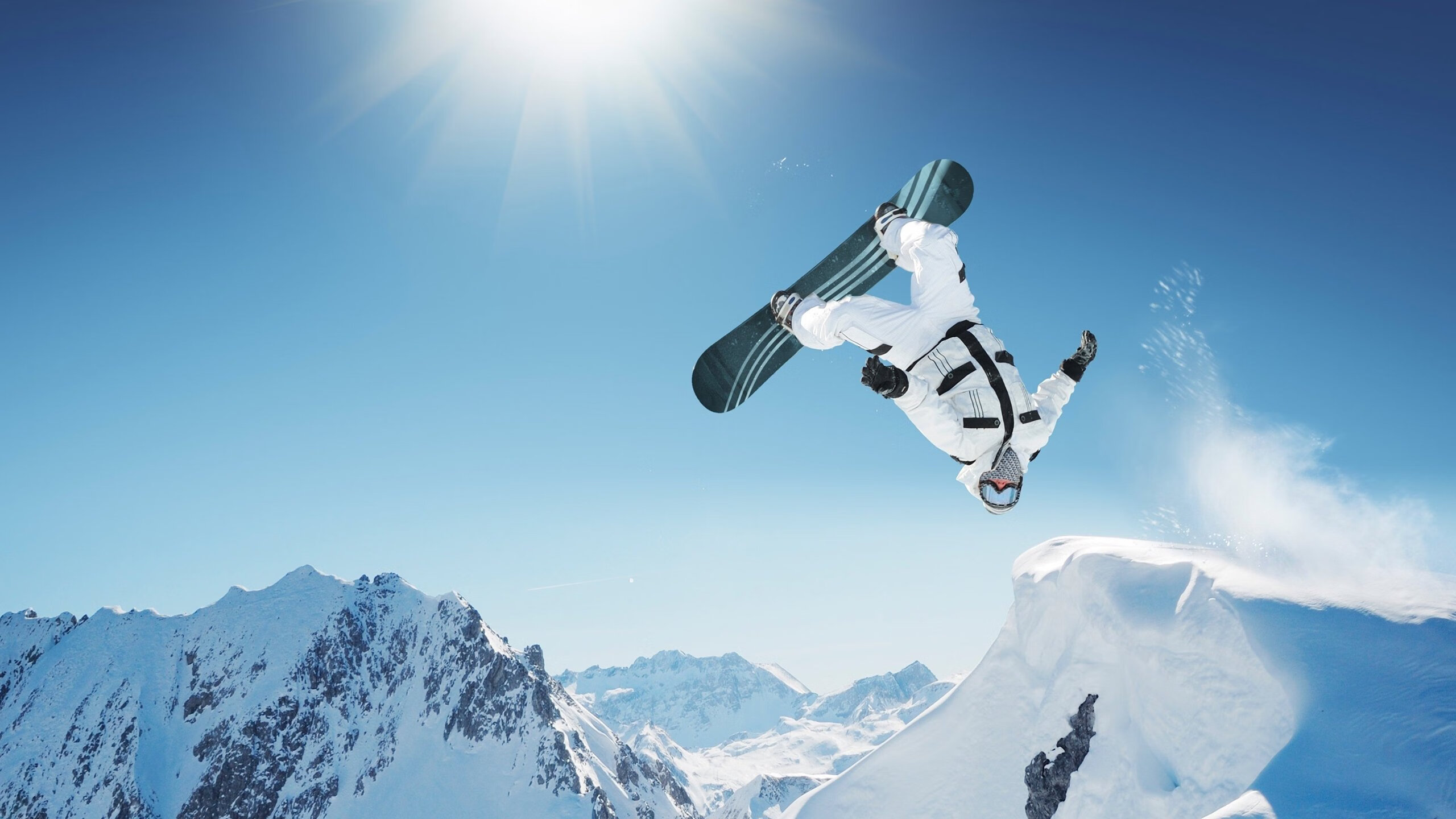 跳水细节出色奥地利斩获高分，奥地利跳远运动员